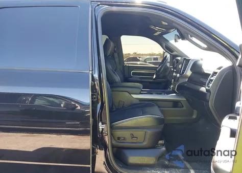 2024 Ram 2500 Laramie 4X4 6'4 Box z USA, uszkodzony, nr VIN 3C6UR5FL7RG203490